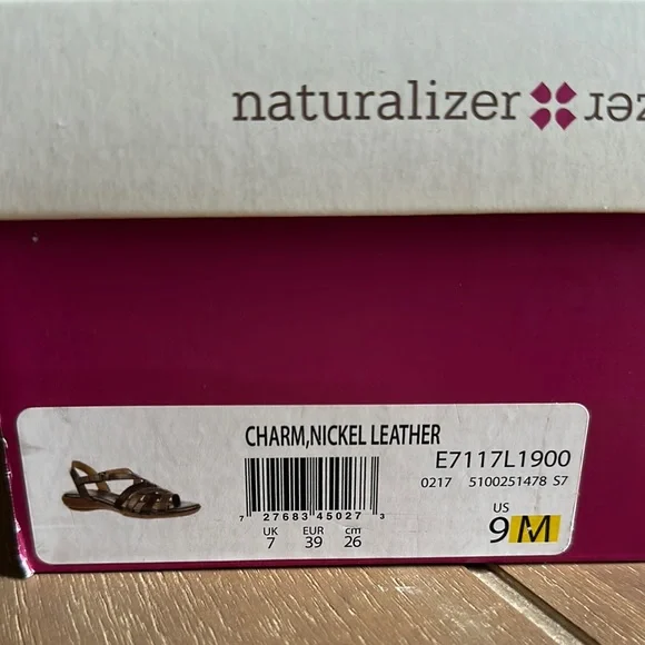 Naturalizer Women's Bronze Leather Strappy Sandals - Picture 2 of 7